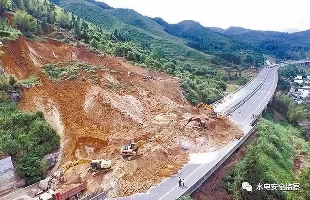 叠溪山体滑坡最新消息，紧急关注与详细报道