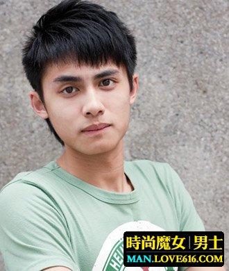 最新男生发型趋势，引领潮流的发型设计指南（一）
