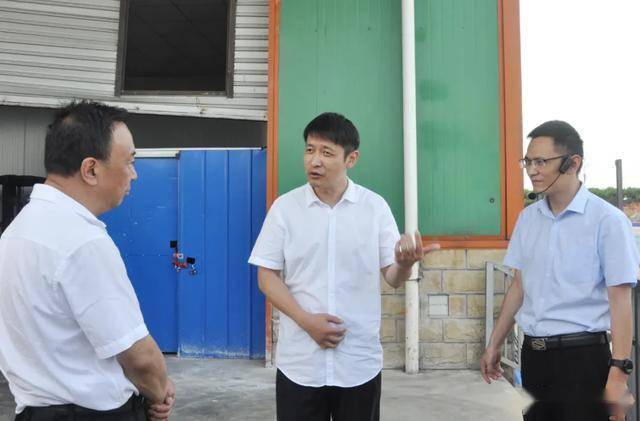 江苏农民县长三蟒背后的故事，友情、家庭与反腐之路的探寻