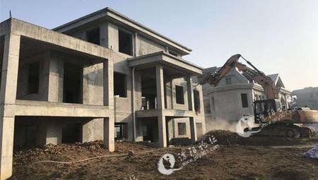 最新别墅违建事件，原因、影响及解决方案分析