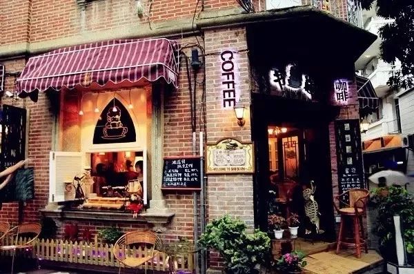 探秘戳爷新宠，小巷独特风味小店揭秘