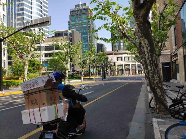 跑腿小哥与十八万现金的奇妙稻田之旅，惊喜连连的送货之旅