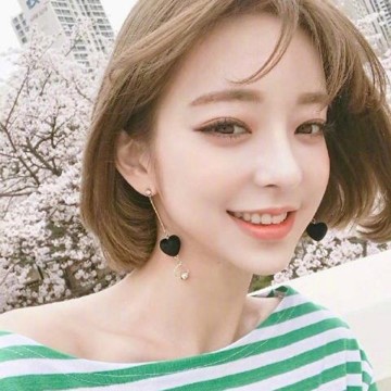 11月2日短发女生流行发色DIY指南，从选择到实施，轻松掌握染发技巧