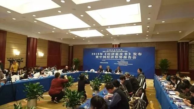 咸阳市前沿科技引领未来生活体验，最新科技新闻速递与新品发布