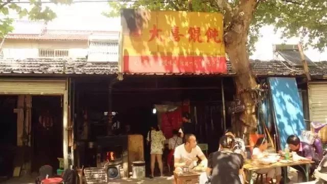 揭秘镇江隐藏小巷的神秘美食天堂，遇见李雪峰与镇江市独特风味小店的最新故事（11月4日更新）