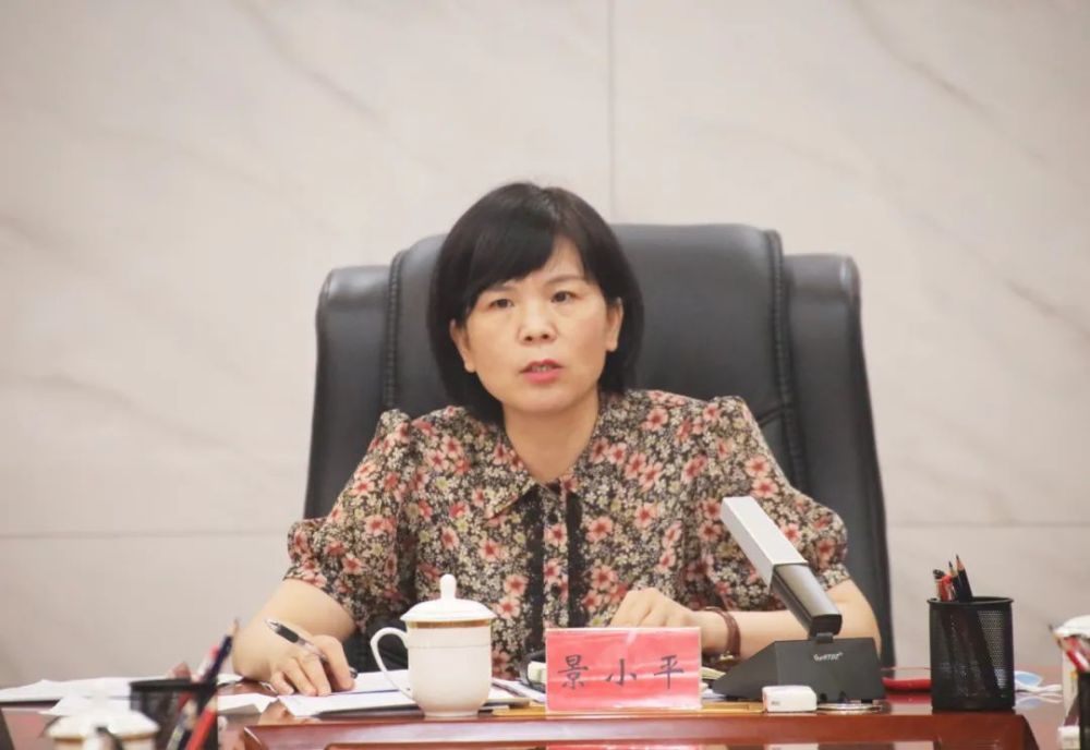 11月6日柳化最新动态及深度分析，变革与争议聚焦点