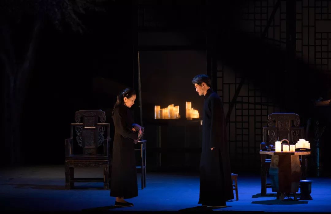 本周小巷深处的戏剧盛宴，最新话剧演出震撼上演！
