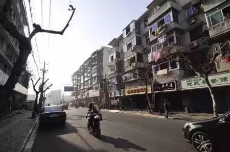 历史与美食的碰撞，廊坊隐秘小巷中的限号特色小店，纪念历史时刻与美食之旅