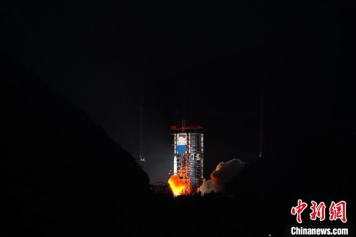 新一代卫星，星辰下的温馨时光与奇妙日常体验
