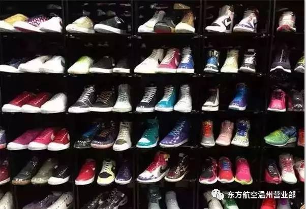 探秘十一月小巷中的古驰鞋履秘境，时尚与独特环境的交融之美