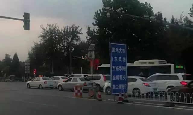 历史上的11月28日保定热门路况，历史上的11月28日保定路况深度解析，繁忙与变迁的交汇点
