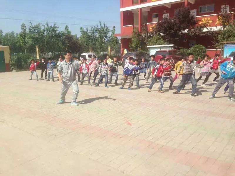 邱县东方小学最新动态，12月2日更新