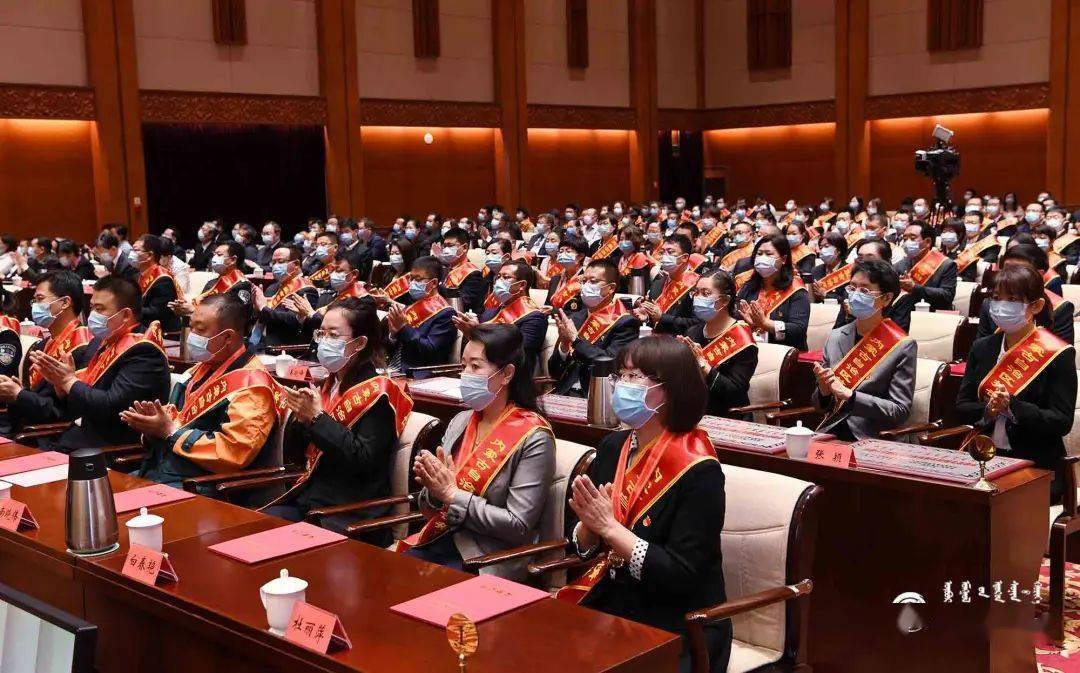疫情下的西安之光，学习变化与自信闪耀——2024年12月最新肺炎西安报道