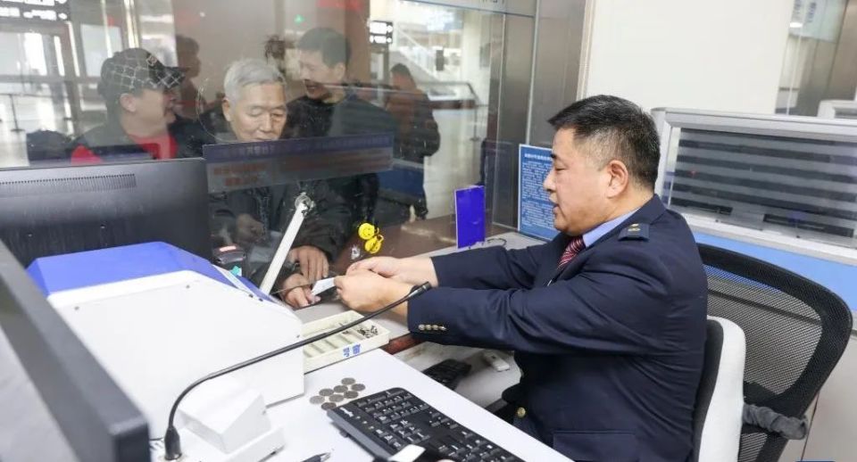 打造专属火车实时动态微信小程序，2024年火车动态查询指南，掌握火车实时动态微信小程序从零开始！