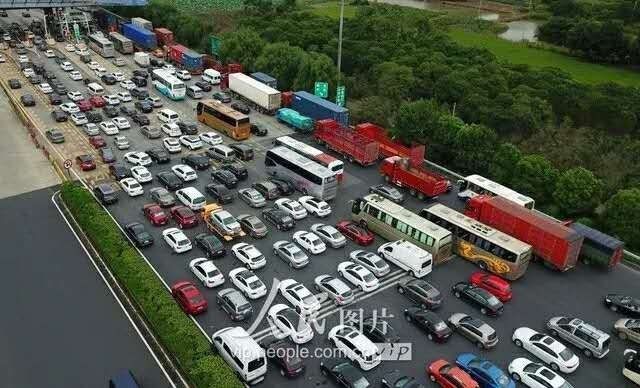 北京独特美味与高速路况实时直播，意外发现的小巷美食之旅