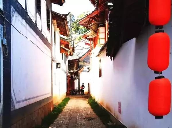 探秘历史时间轴中的特色小店，隐藏在12月18日搜索框的神秘风味小店