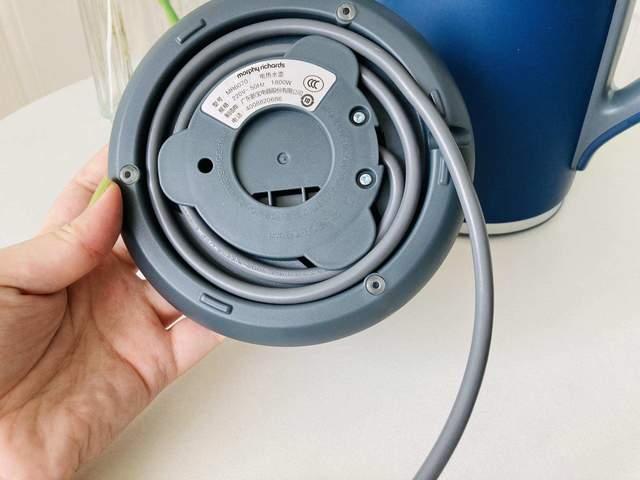 水壶电源不断的话，水壶一直烧水不断电 