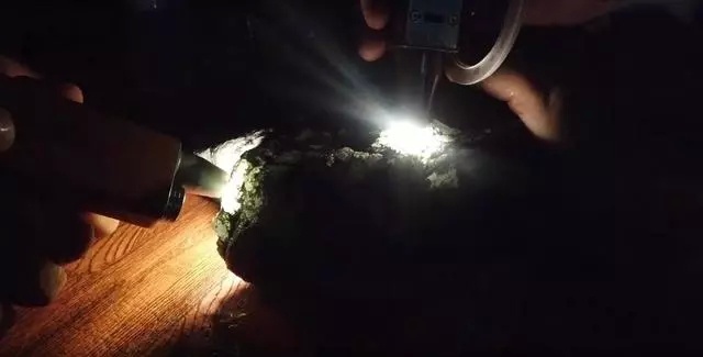 凿壁偷光 第2页