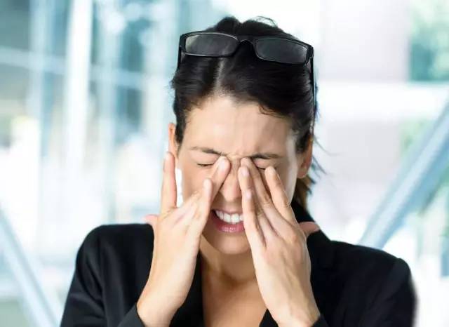 突发疾病哭泣视频大全，病人哭泣 