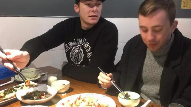 炳哥独家美食视频，炳哥醉酒 