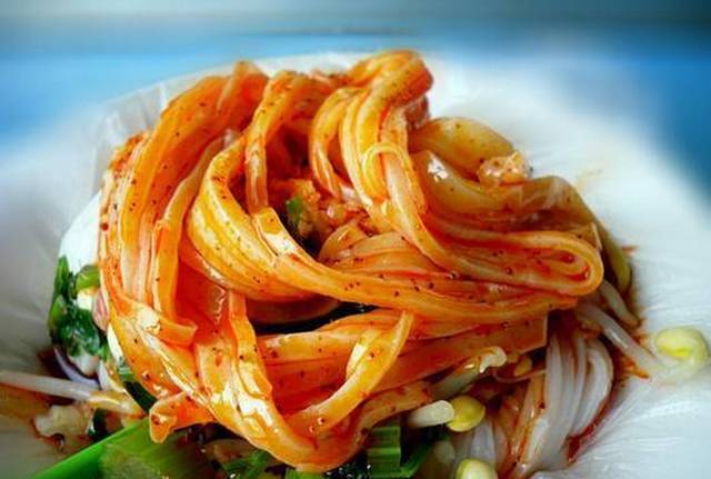 大连独家烤米皮，传统美食新诠释，吸引你的味蕾！