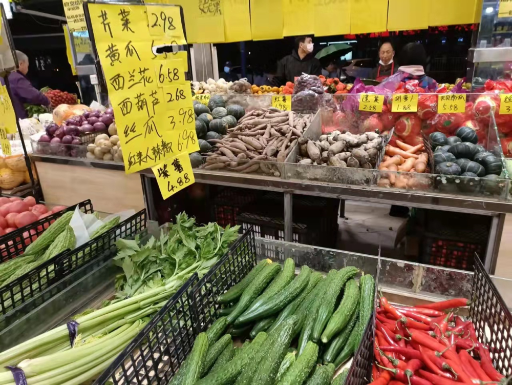 鞍山抢购潮，蔬菜争夺战瞬间上演！