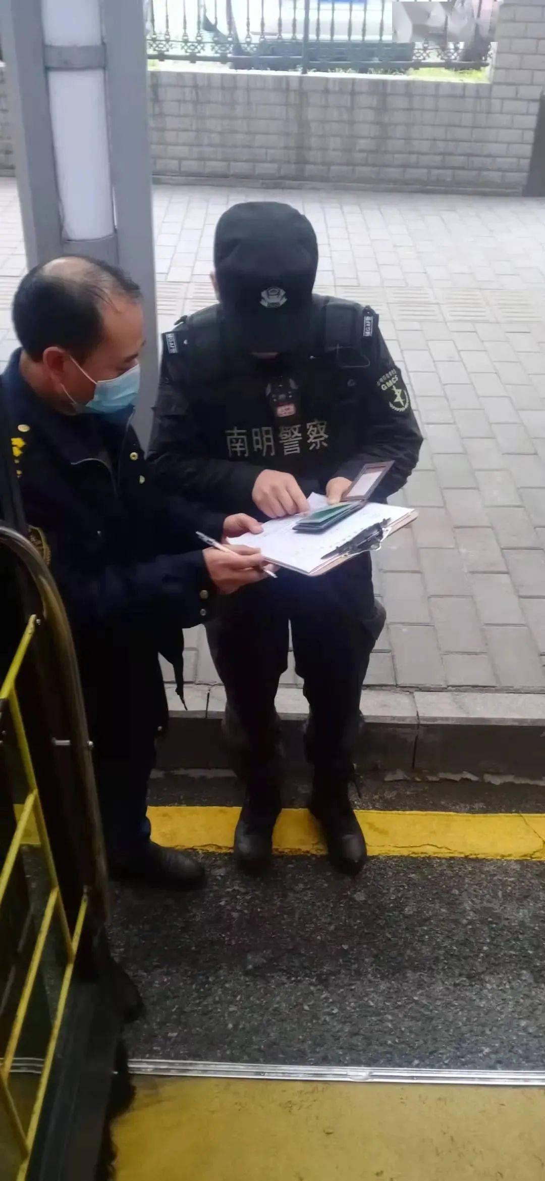 男司机突发晕倒，紧急救援凸显职业健康不容忽视