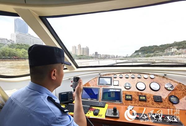 守护公共安全的关键，落实人民警察条例，筑牢安全基石防线