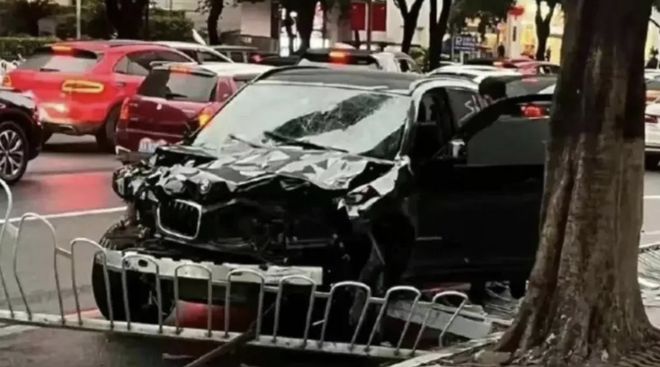 胶州撞人事件真相揭秘，视频与图片还原现场全貌