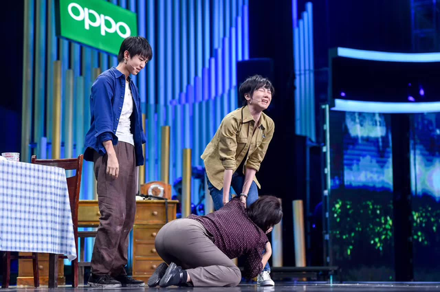 独家幕后揭秘，小演员星光闪耀，幕后花絮一网打尽