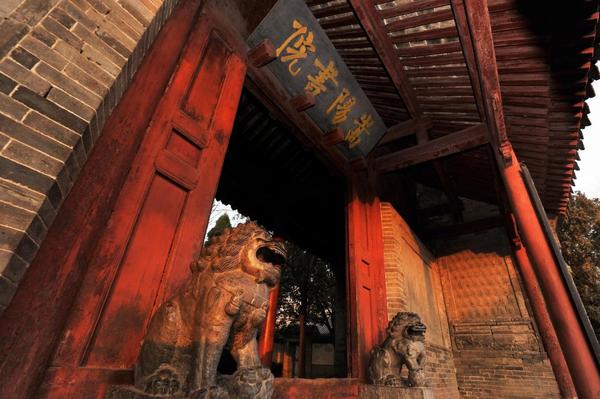 少林寺游玩全新攻略，体验千年古刹的魅力！
