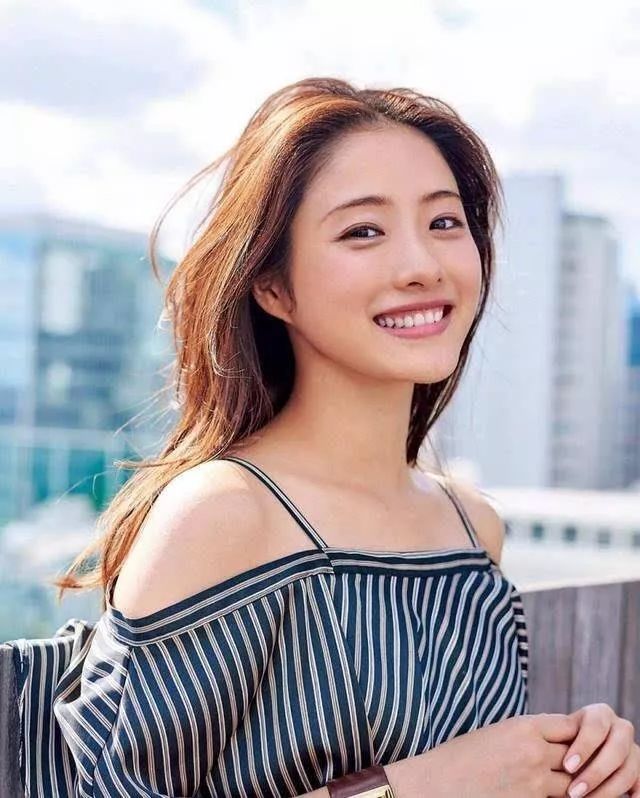 最新换头美女图片大放送，时尚潮流与美丽瞬间的绝美融合