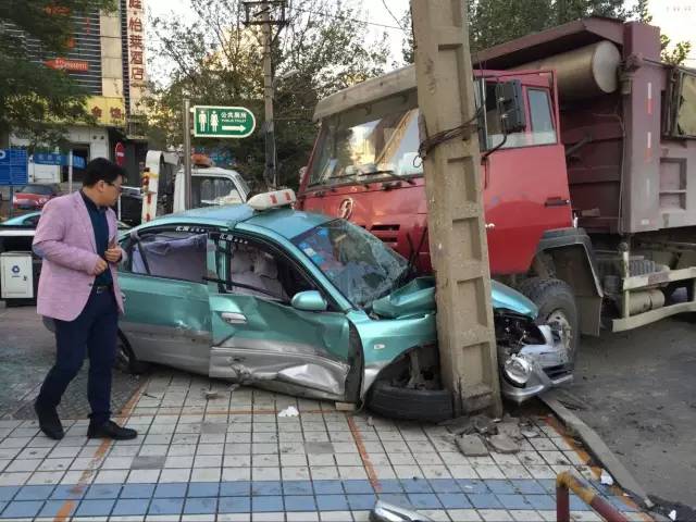 嵊州突发惨烈车祸事件，全城震惊瞬间