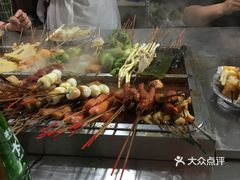 独家秘制辣鸭头，美味传奇的烹饪之旅探秘