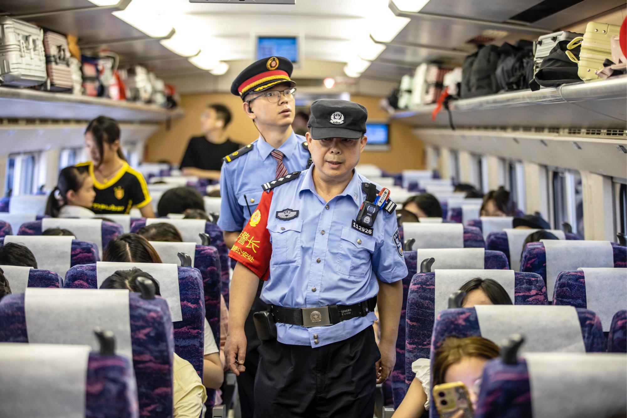 铁路突发预警电话，旅客安全的守护者