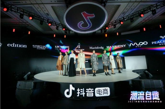 独家揭秘亚瑟抖音音乐潮流魅力，探寻音乐与潮流的完美融合